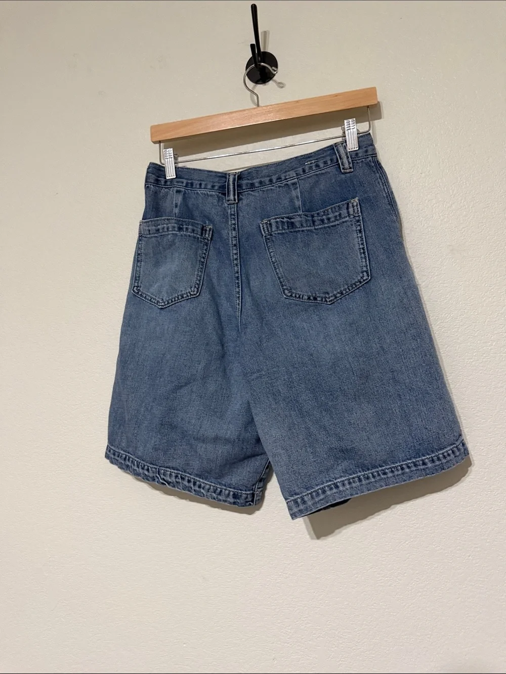 Habitual Light Wash Blue Denim Bermuda Shorts Size 8 - Picture 3 of 5